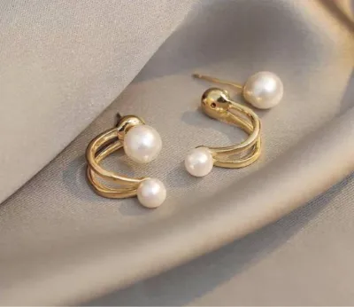 Women Vintage Light Luxury Pearl Stud Earrings